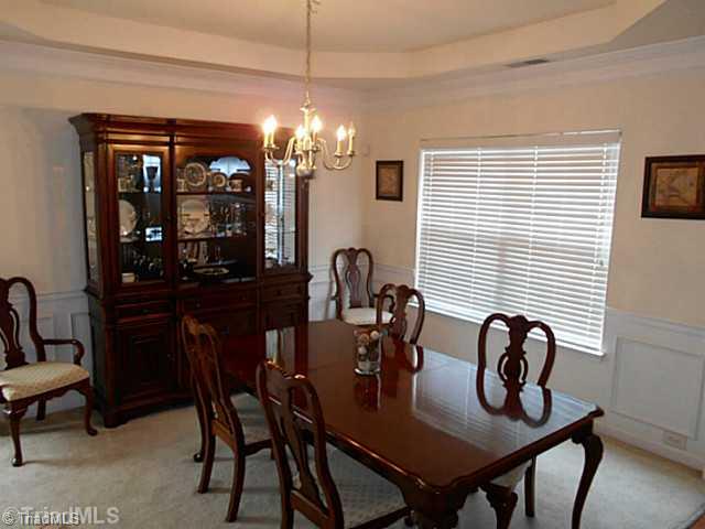 899 Hedgepath Terrace High Point, NC 27265 - Photo 3 of 16 Dining Room.
