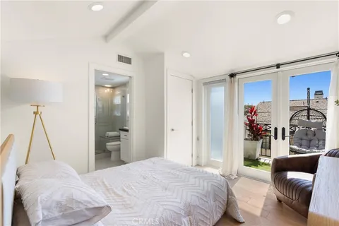 $8,000 | 606 1/2 Marigold Avenue, Corona del Mar, CA 92625