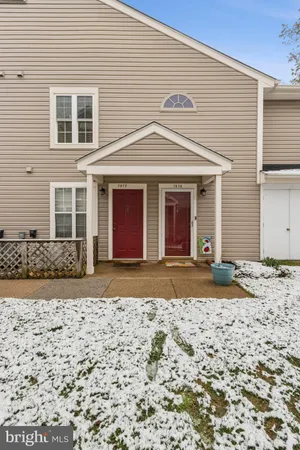 $325,000 | 7876 Waverley Mill Court, Gainesville, VA 20155