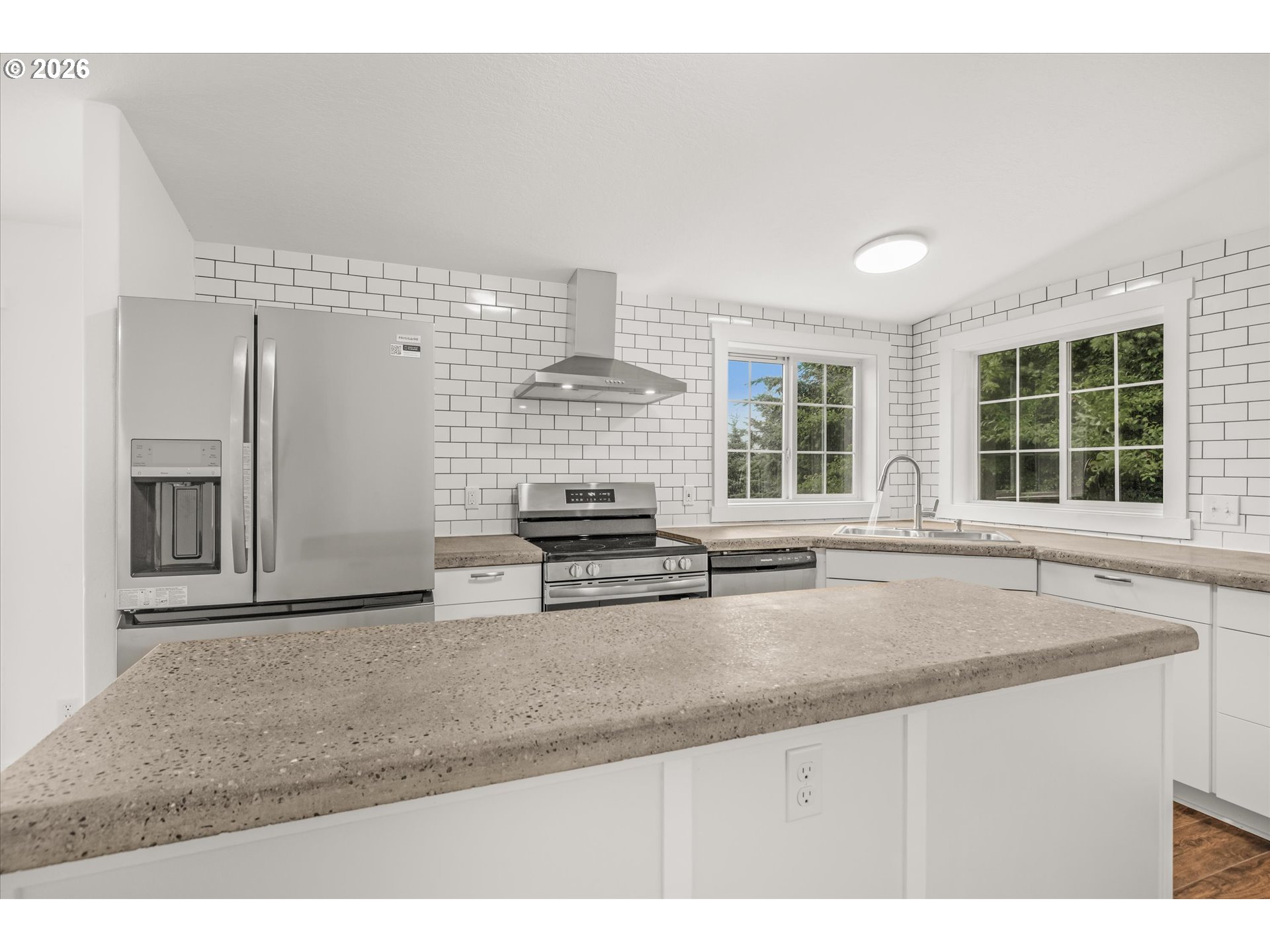 9824 Southwest Summit Avenue Gaston, OR 97119 - Photo 7 of 33