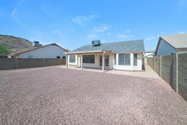 $2,260 | 20018 North 43rd Lane, Glendale, AZ 85308
