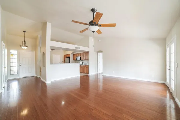 $2,260 | 20018 North 43rd Lane, Glendale, AZ 85308