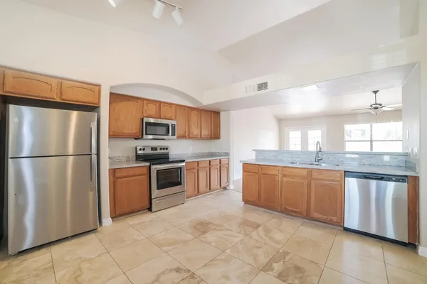 $2,260 | 20018 North 43rd Lane, Glendale, AZ 85308