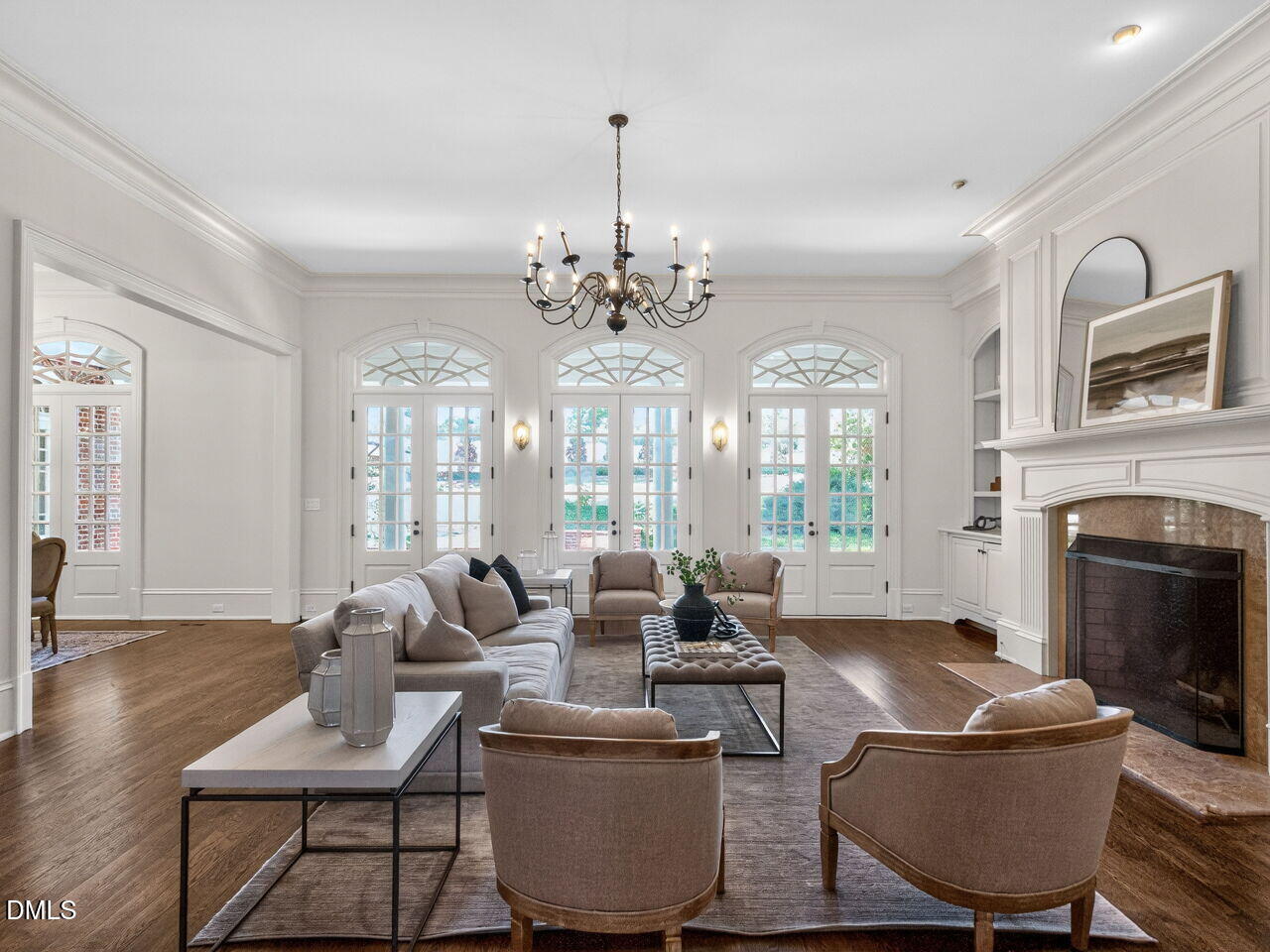 3309 White Oak Road Raleigh, NC 27609 - Photo 17 of 47 040-1280x960-family-room