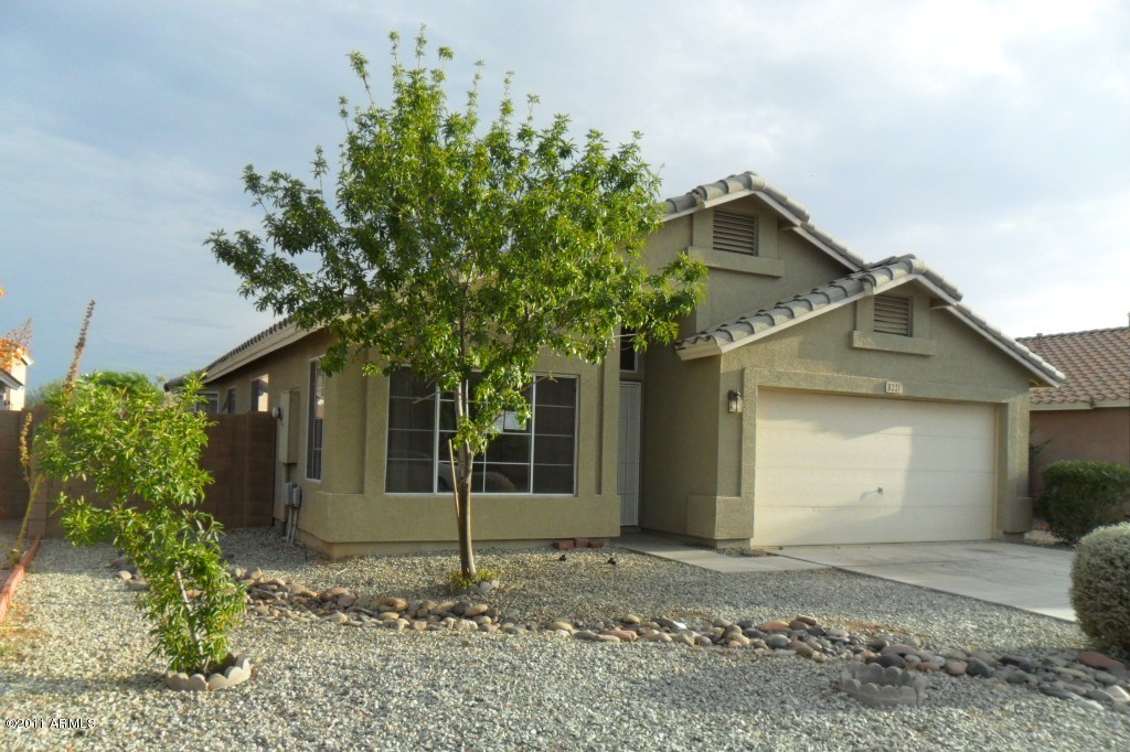 8221 West Papago Street Phoenix, AZ 85043 - Photo 3 of 25 023-193264 - Front 3