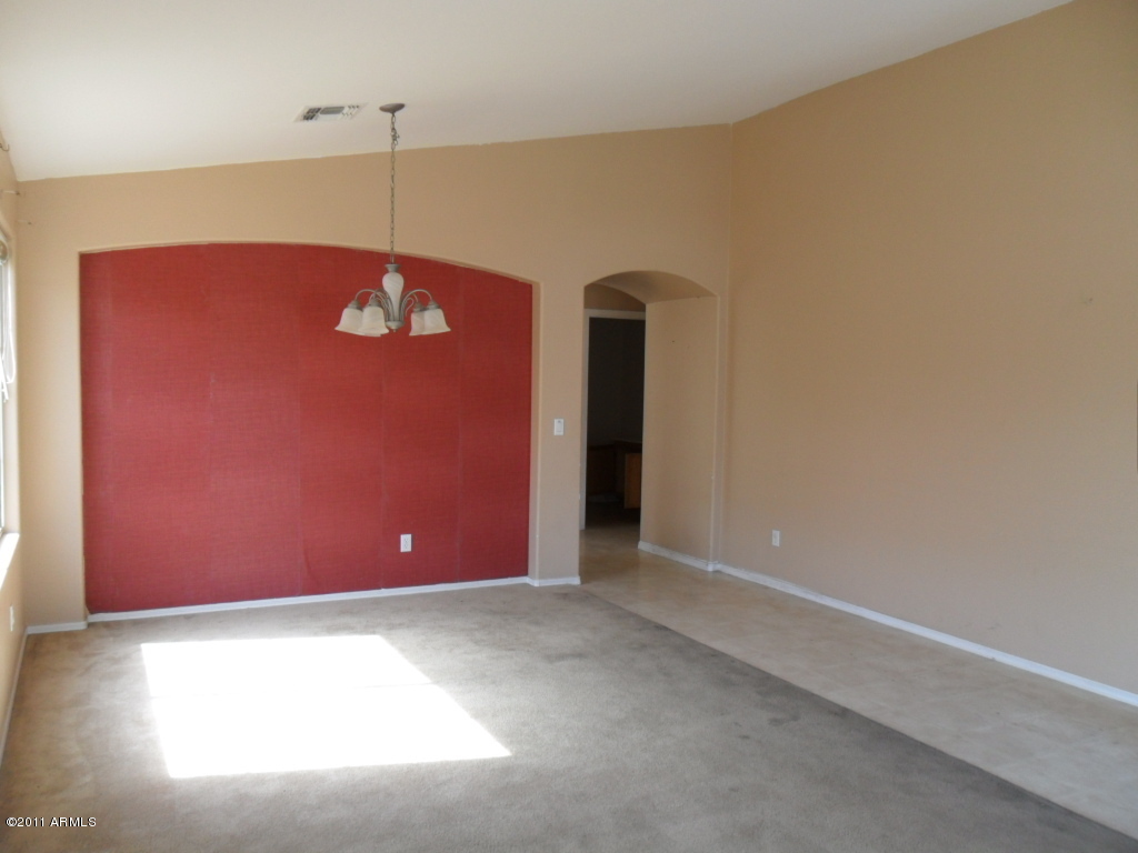 8221 West Papago Street Phoenix, AZ 85043 - Photo 4 of 25 023-193264 - Front Room