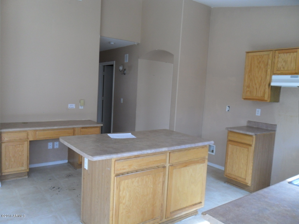 8221 West Papago Street Phoenix, AZ 85043 - Photo 8 of 25 023-193264 - Kitchen 2
