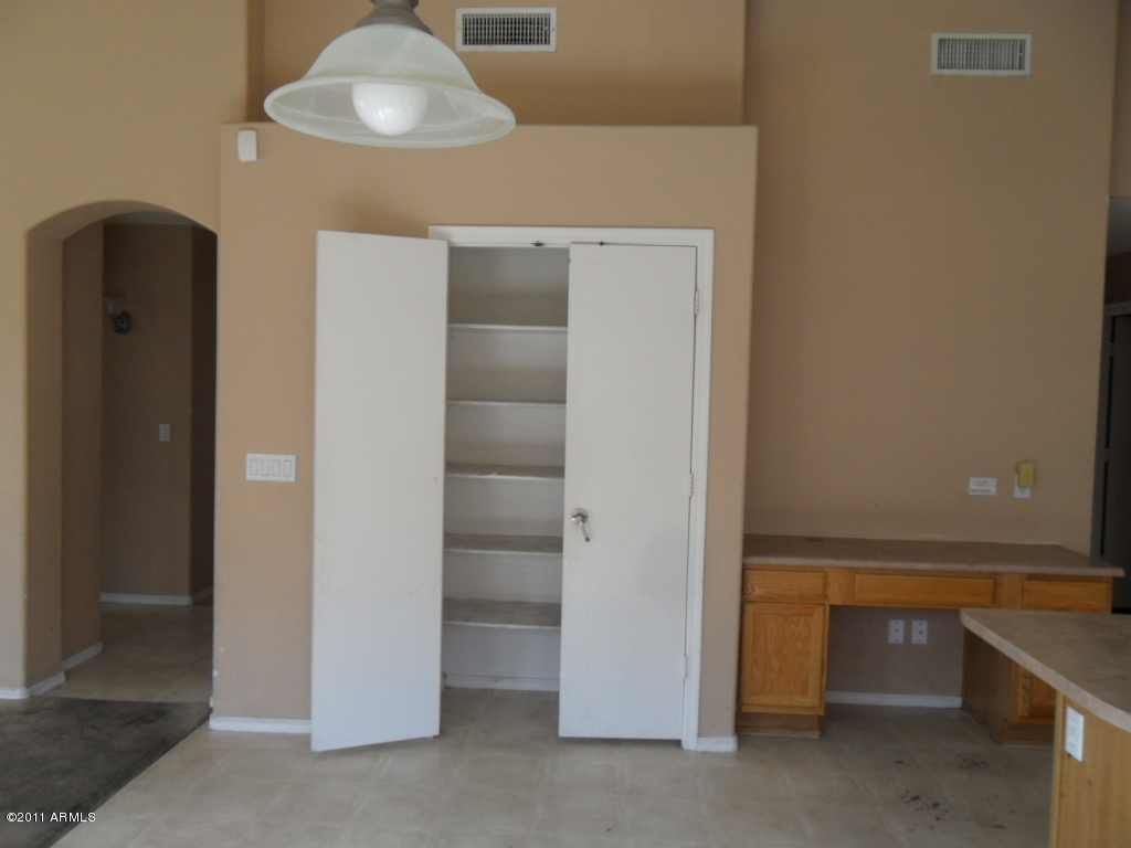 8221 West Papago Street Phoenix, AZ 85043 - Photo 10 of 25 023-193264 - Kitchen 3