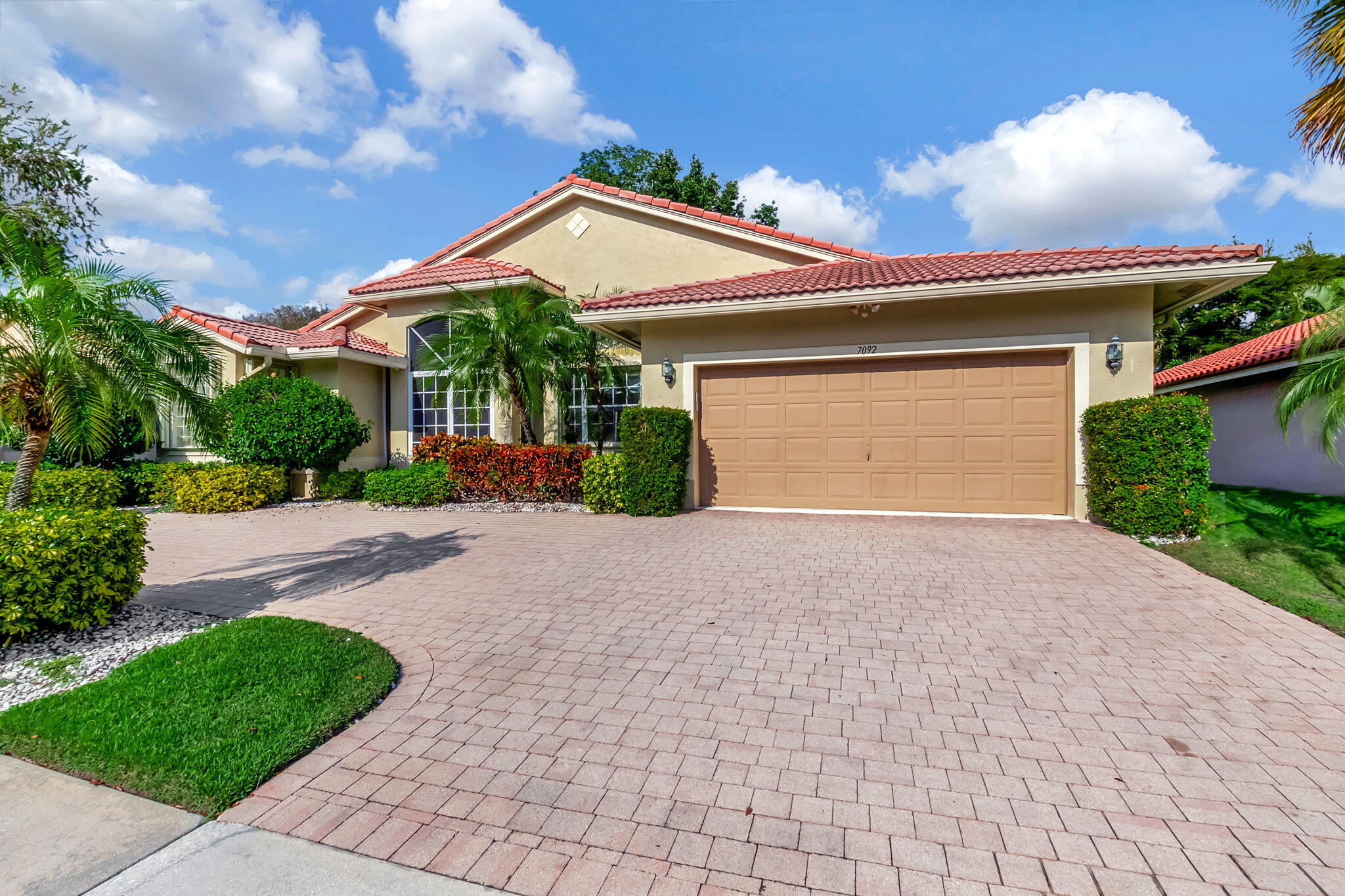 7092 Falls Road East Boynton Beach, FL 33437 - Photo 3 of 57 3-web-or-mls-DSC_2465