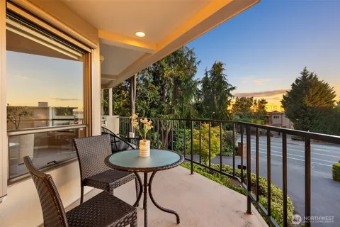 $1,550,000 | 6436 Lake Washington Boulevard Northeast, Unit 5, Kirkland, WA 98033