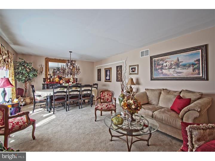 87 Elmont Road Hamilton, NJ 08610 - Photo 8 of 19 Living Room