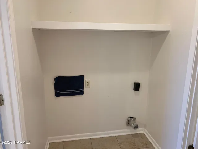 $1,100 | 220 Briarcliff Drive, Youngsville, LA 70592