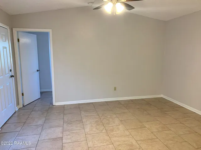 $1,100 | 220 Briarcliff Drive, Youngsville, LA 70592