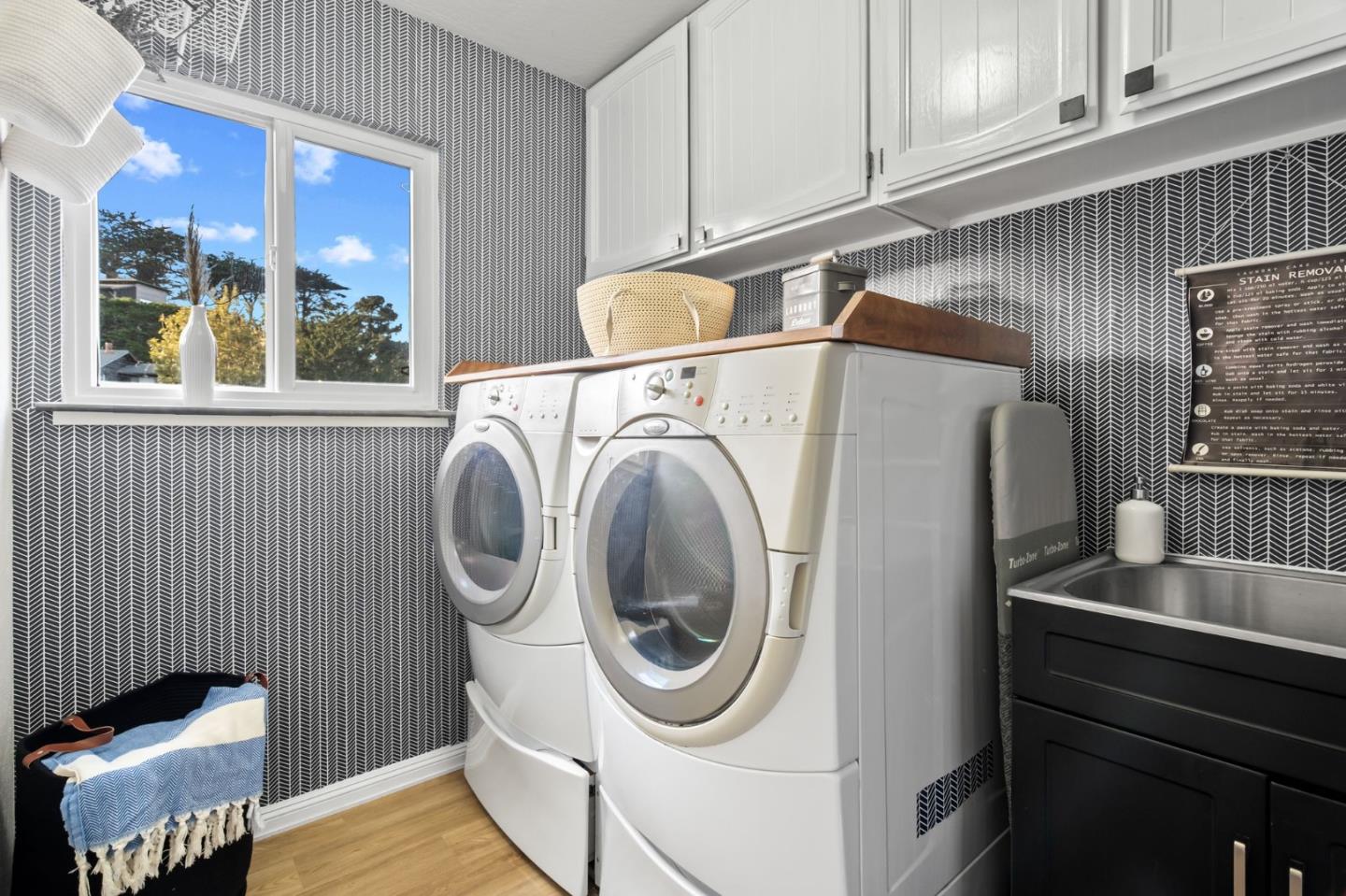 115 Stanley Avenue Pacifica, CA 94044 - Photo 24 of 61 a utility room with dryer and washer