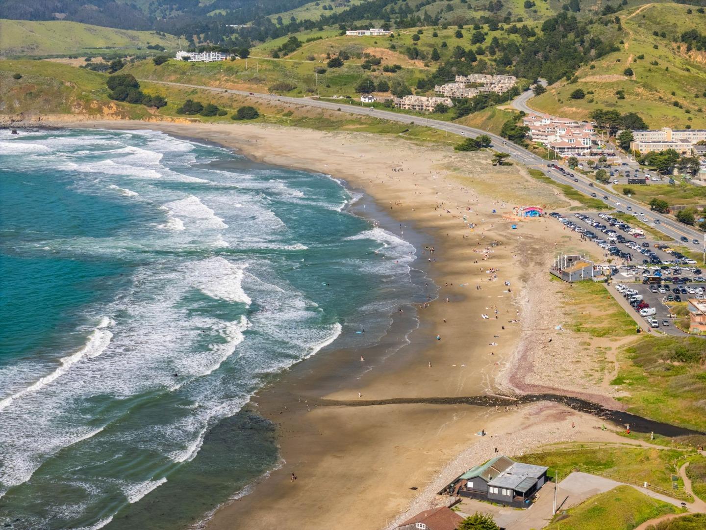 115 Stanley Avenue Pacifica, CA 94044 - Photo 4 of 61 a view of a yard