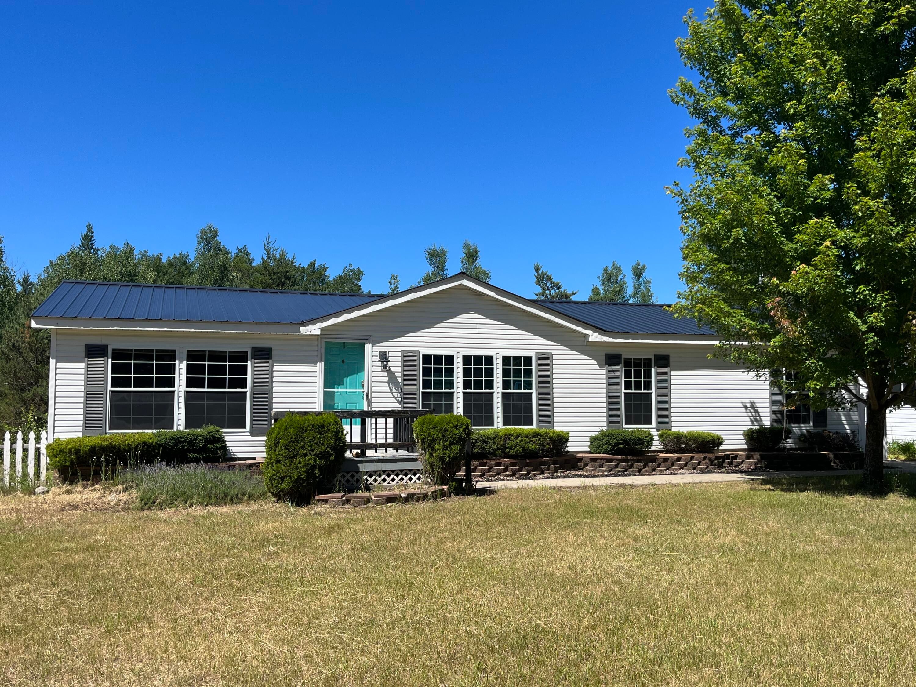 102 McGregor Road Vanderbilt, MI 49795 - Photo 2 of 41 Gallery Image 2