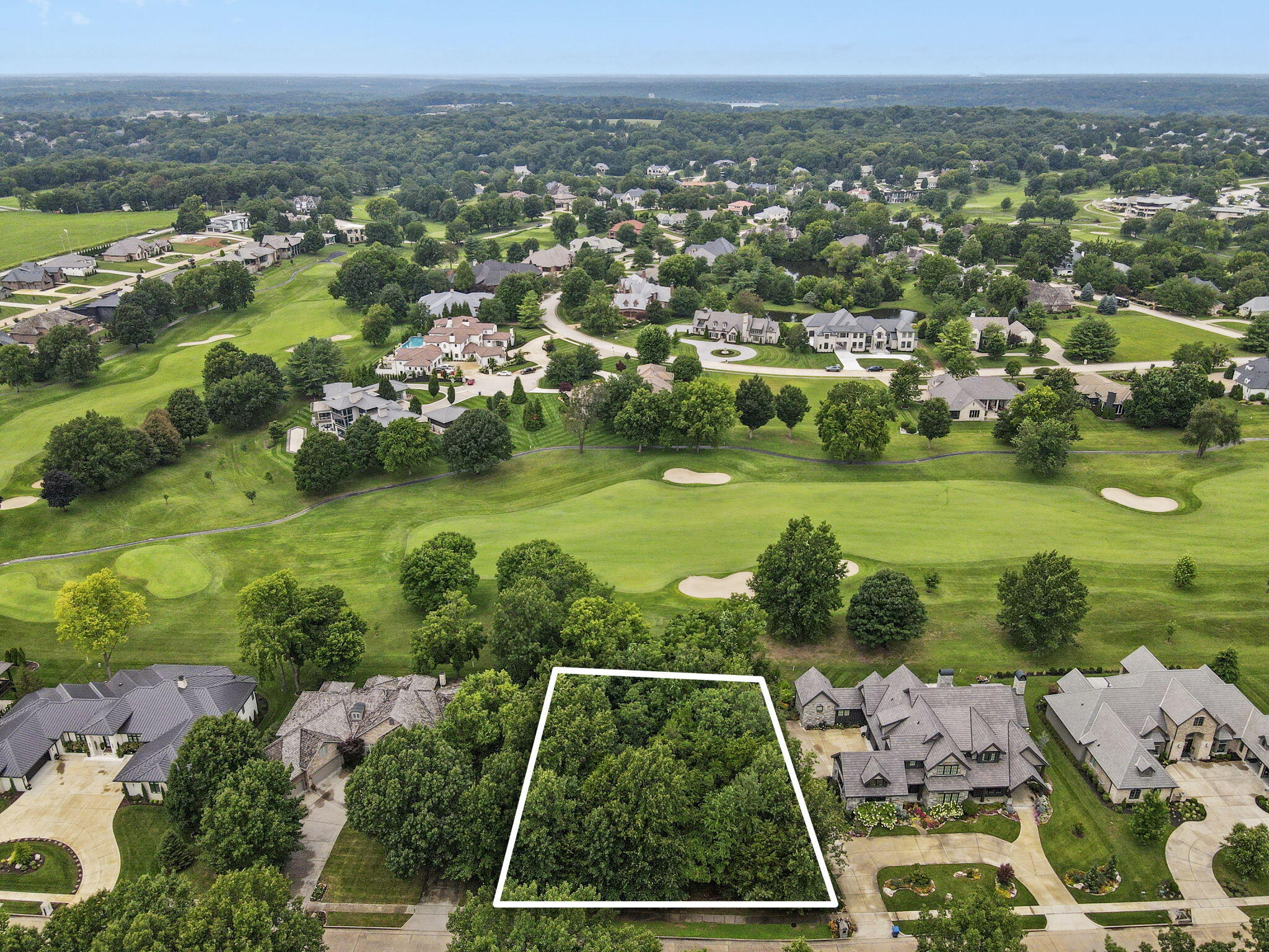 5577 Dunrobin Drive Springfield, MO 65809 - Photo 5 of 32 7-web-or-mls-dji_fly_20260724_113900_571
