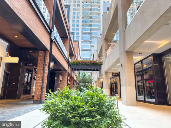 $579,000 | 900 North Stafford Street, Unit 1919, Arlington, VA 22203
