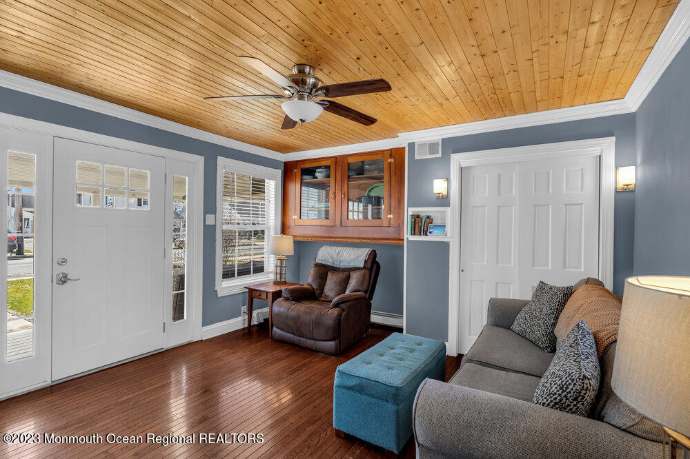 800 Wall Road Spring Lake Heights, NJ 07762 - Photo 15 of 41 a living room with furniture