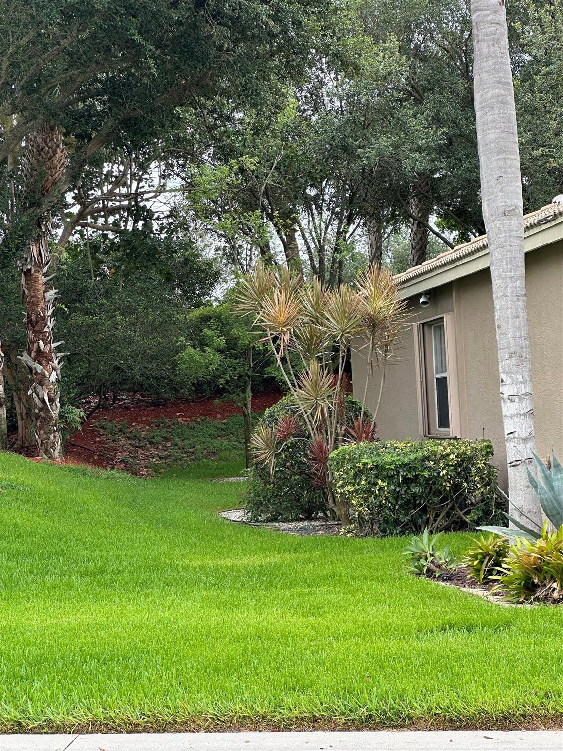 Undisclosed Address Boynton Beach, FL 33437 - Photo 24 of 29 Side Yard