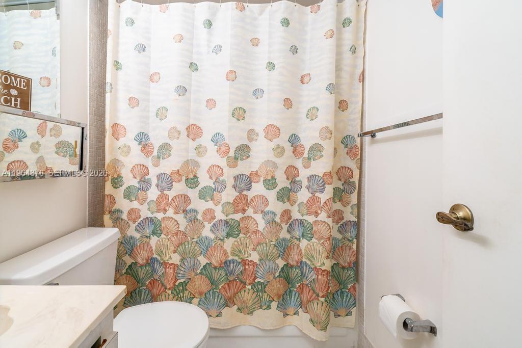 250 Gate Road, Unit 257 Hollywood, FL 33024 - Photo 30 of 49 Second bath