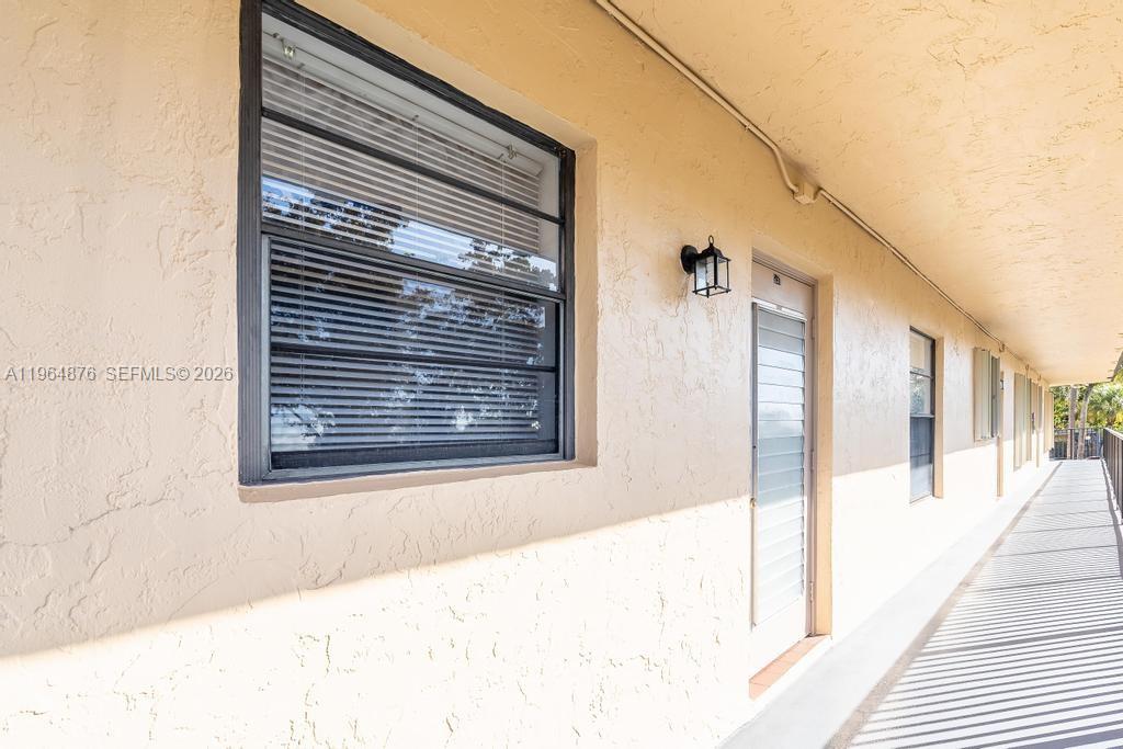 250 Gate Road, Unit 257 Hollywood, FL 33024 - Photo 34 of 49 Outside building