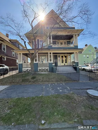 $2,240 | 689 Maplewood Avenue, Bridgeport, CT 06605