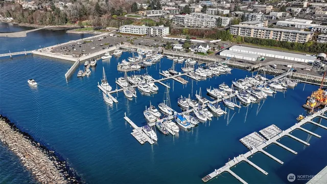 $735,000 | 22222 Dock Avenue South, Unit 1B, Des Moines, WA 98198