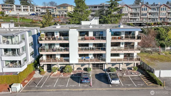 $649,950 | 22222 Dock Avenue South, Unit 1B, Des Moines, WA 98198
