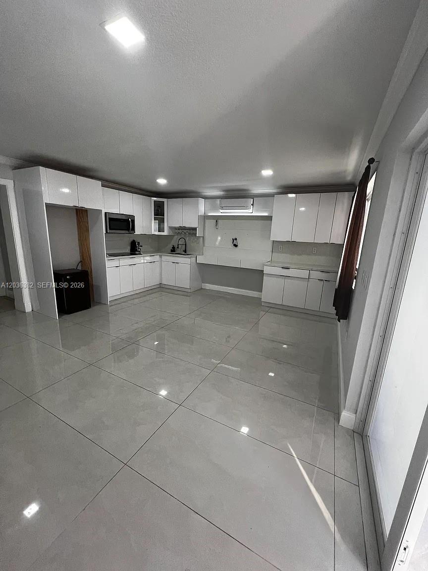 1271 West 79th Street Hialeah, FL 33014 - Photo 3 of 24