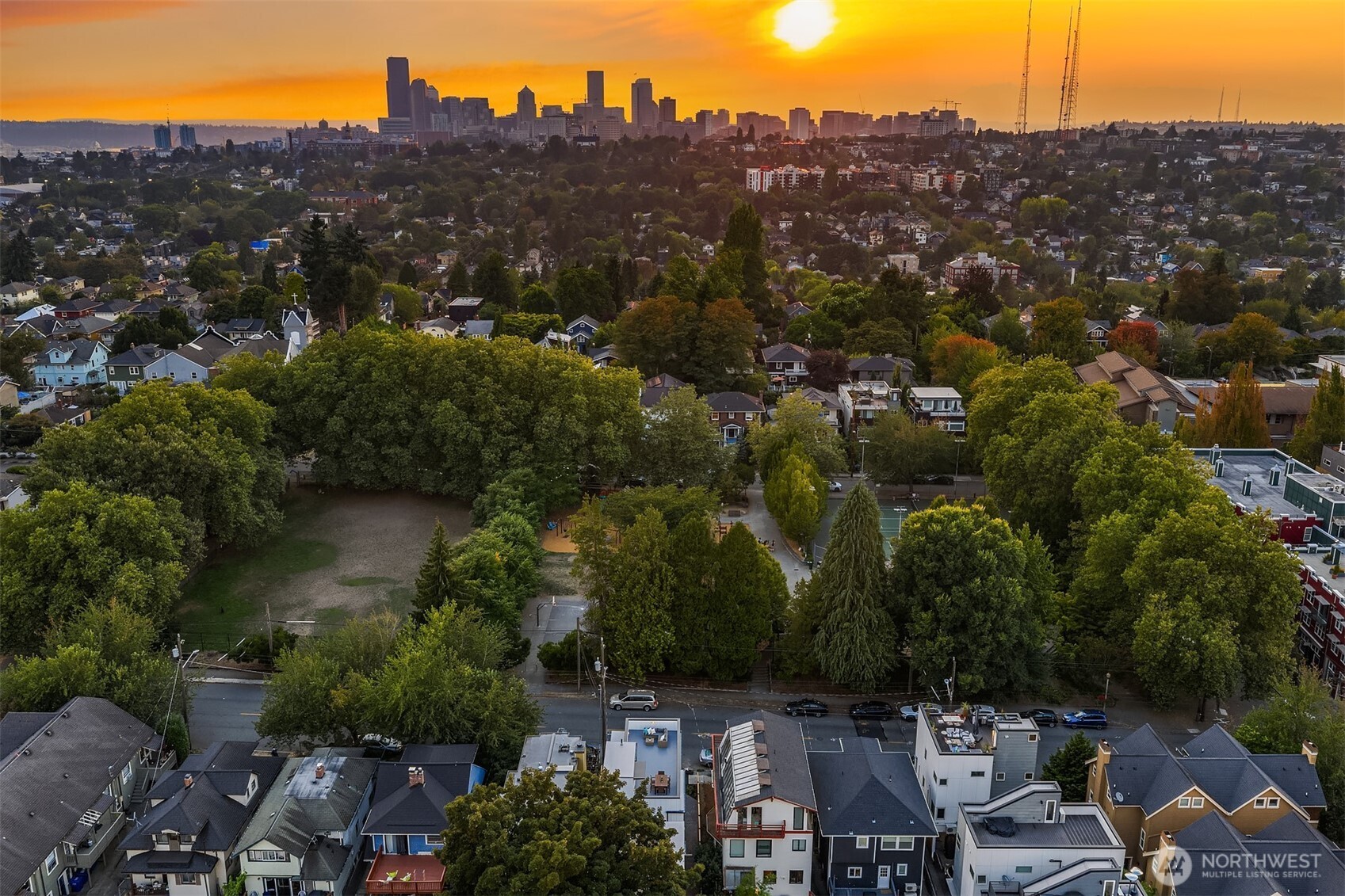 920 34th Avenue, Unit B Seattle, WA 98122 - Photo 33 of 38 an aerial view of multiple house