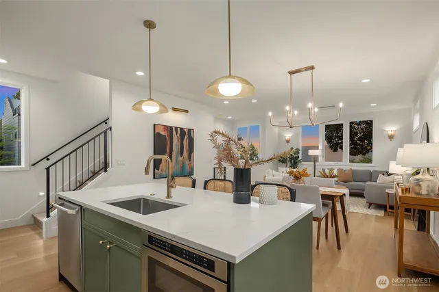 $1,378,950 | 920 34th Avenue, Unit B, Seattle, WA 98122