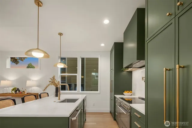 $1,378,950 | 920 34th Avenue, Unit B, Seattle, WA 98122