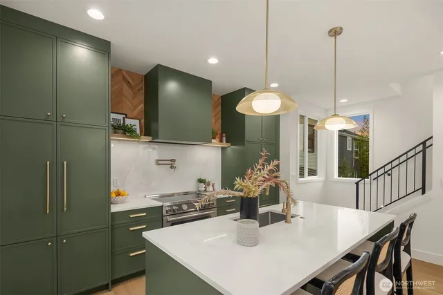 $1,378,950 | 920 34th Avenue, Unit B, Seattle, WA 98122