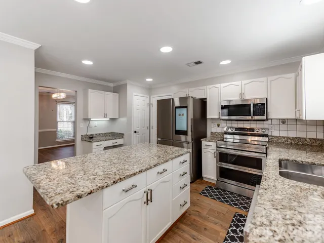 $2,800 | 15893 Wayland Drive, Charlotte, NC 28277