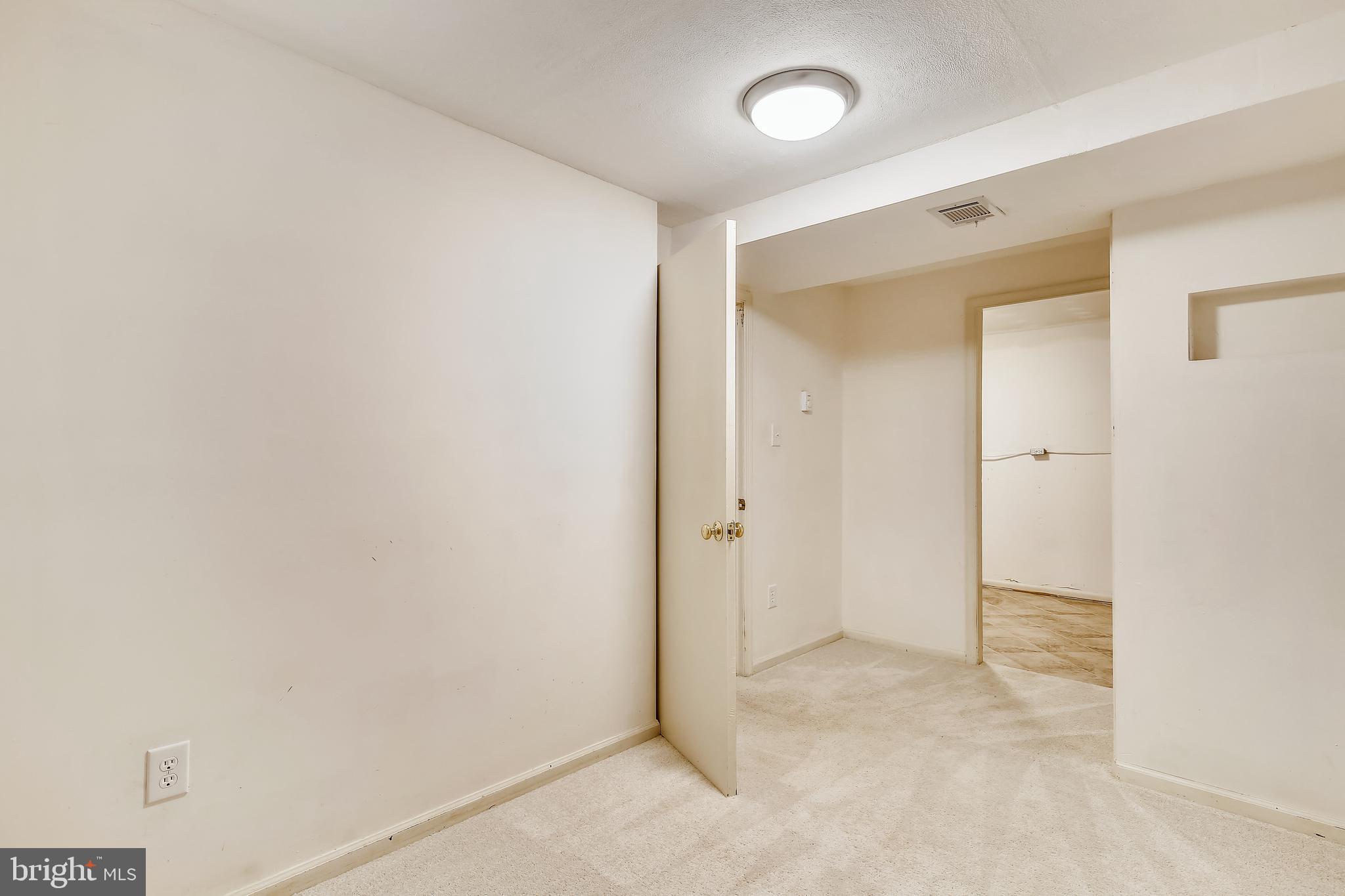 13826 Delaney Road Woodbridge, VA 22193 - Photo 35 of 40 Gallery Image 35