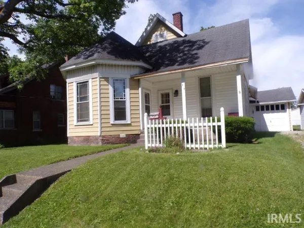 $104,000 | 504 South Walnut Street, Hartford City, IN 47348