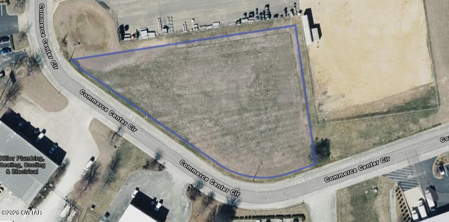 231 Commerce Center Circle Jackson, TN 38305 - Photo 2 of 4 a bathroom with a bathtub and shower