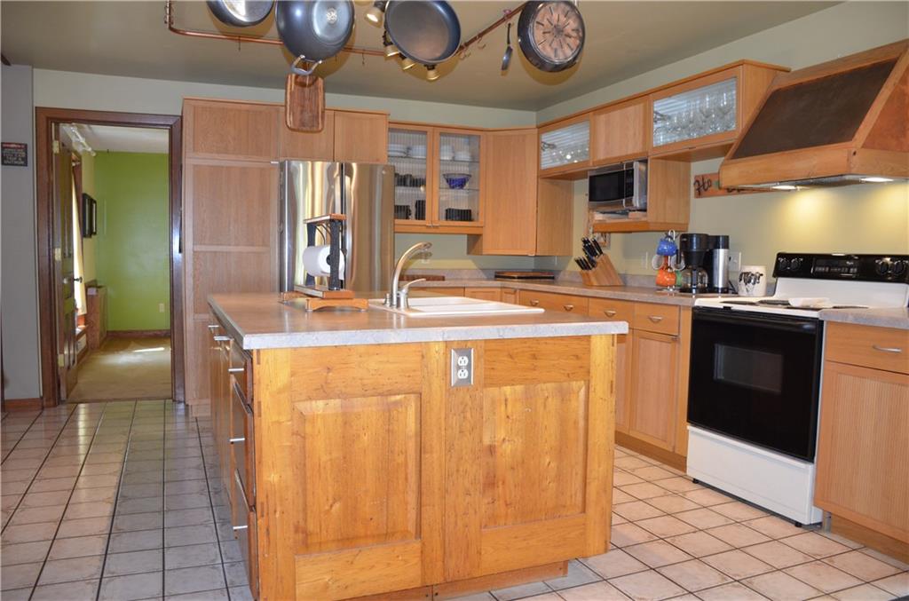 164 Householder Road New Brighton, PA 15066 - Photo 4 of 22 Large center island