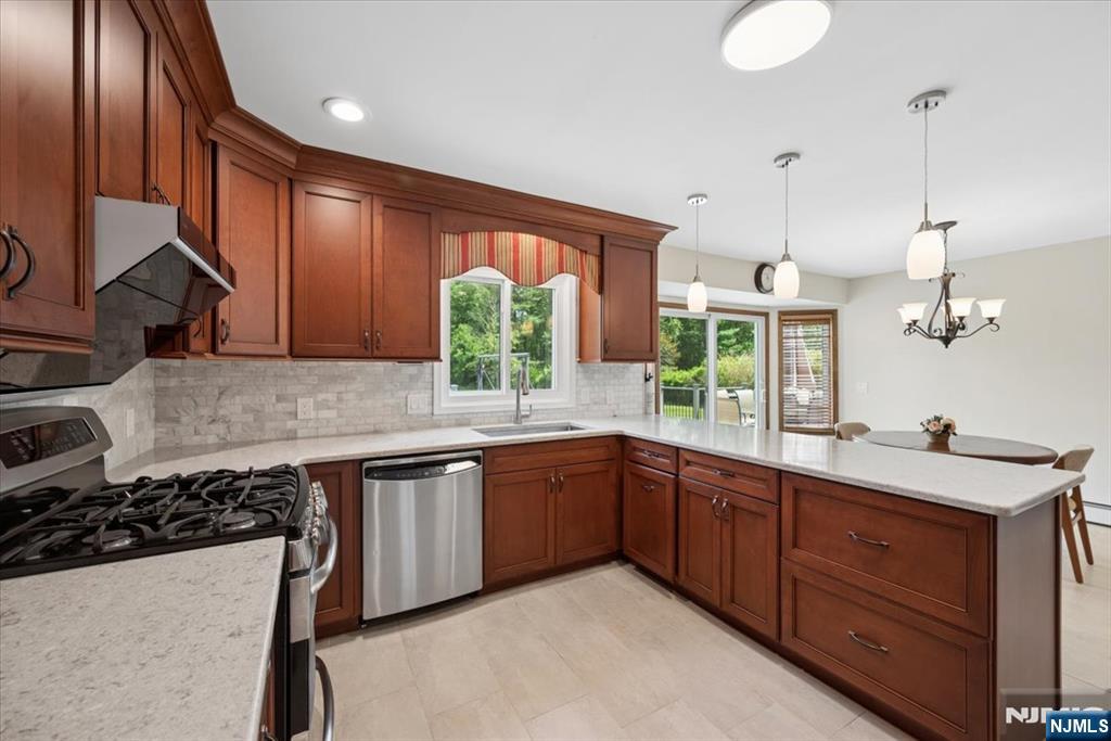 5 Glen Ridge Drive Long Valley, NJ 07853 - Photo 15 of 40