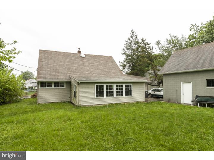 11 Winding Road Levittown, PA 19057 - Photo 11 of 14 Exterior Back