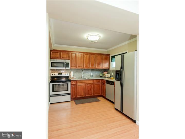 11 Winding Road Levittown, PA 19057 - Photo 4 of 14 Kitchen