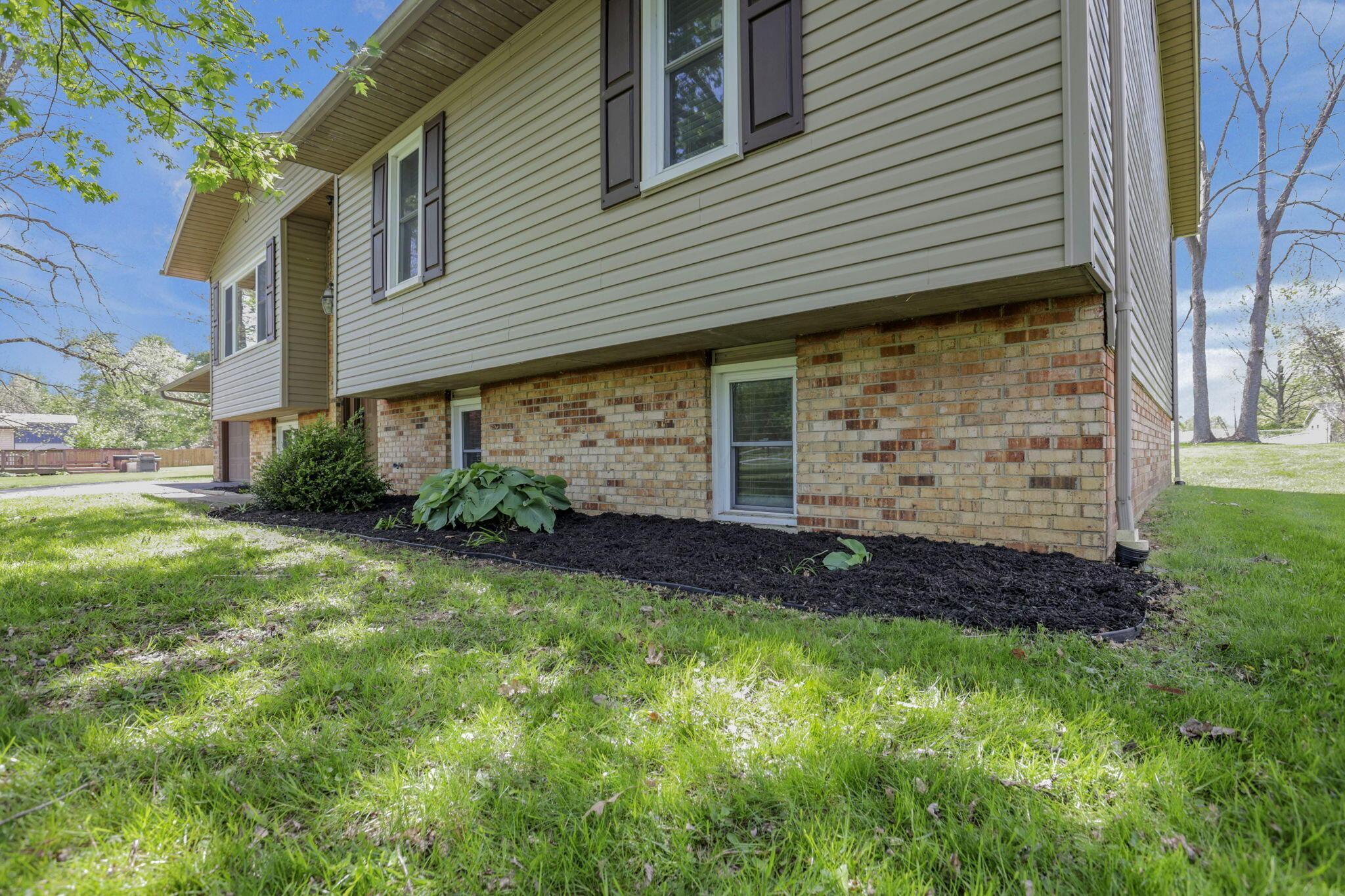 389 20 Grand Road Southwest Pataskala, OH 43062 - Photo 8 of 70 4-web-or-mls-SMEP2545