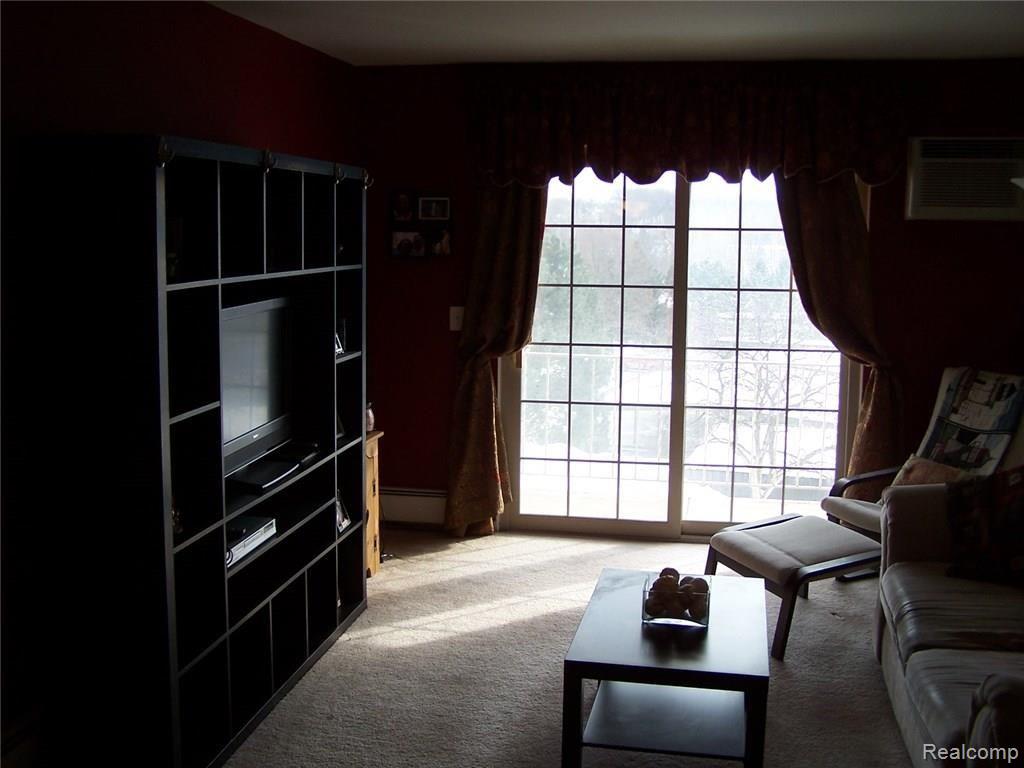 475 Baldwin Avenue, Unit 26/310 Rochester, MI 48307 - Photo 4 of 11 100_1402.JPG