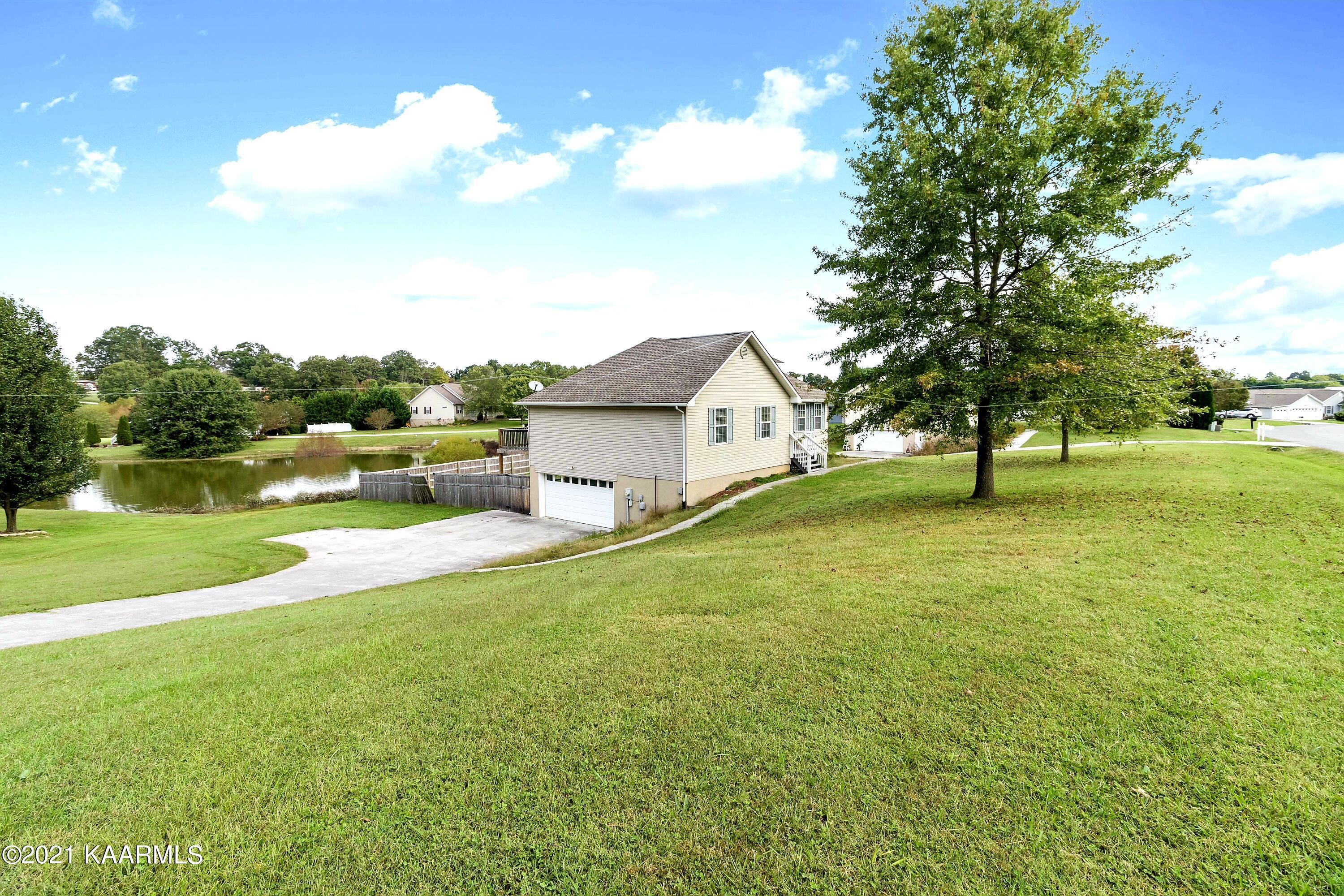 126 Country Way Road Vonore, TN 37885 - Photo 3 of 28 20211014_035000
