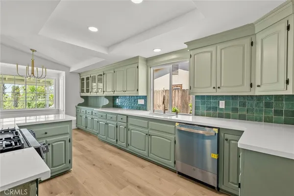 $799,000 | 27837 Bakerton Avenue, Canyon Country, CA 91351