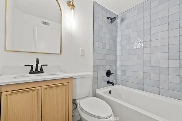 $799,000 | 27837 Bakerton Avenue, Canyon Country, CA 91351