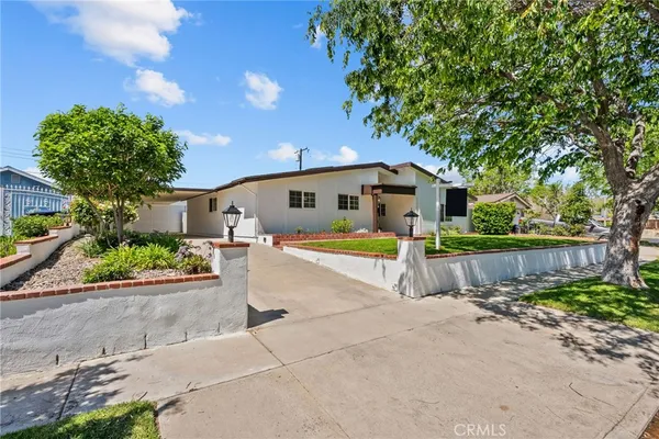 $799,000 | 27837 Bakerton Avenue, Canyon Country, CA 91351