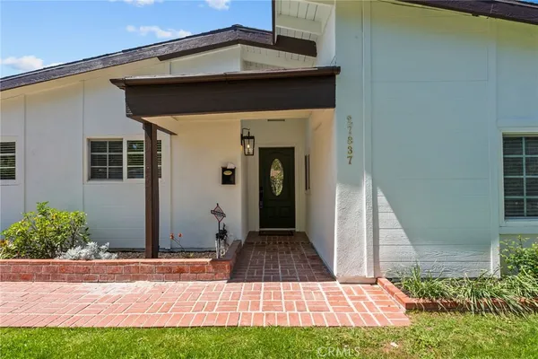 $799,000 | 27837 Bakerton Avenue, Canyon Country, CA 91351