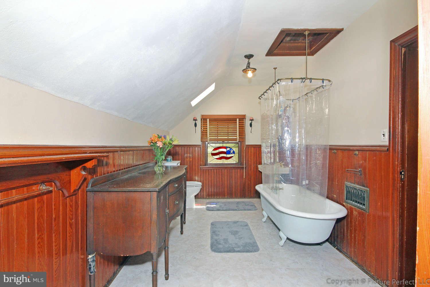 13905 Edgemont Road Smithsburg, MD 21783 - Photo 14 of 30 Bath